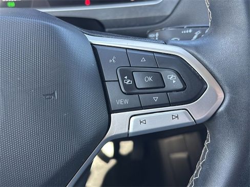 Used 2023 Volkswagen Tiguan SE image 25