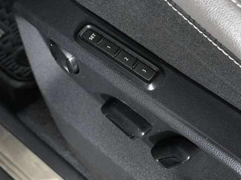 Certified 2022 Volkswagen Atlas SEL Premium image 24