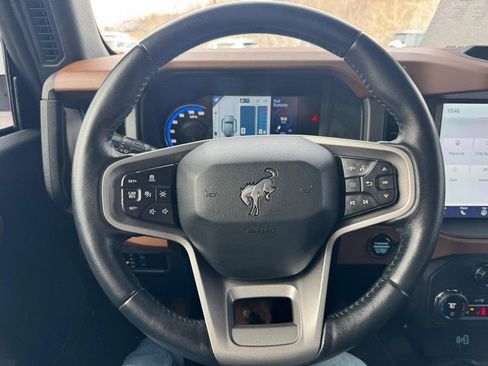 Used 2024 Ford Bronco Outer Banks image 11