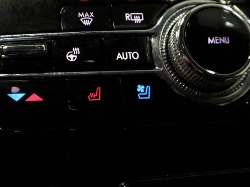 Used 2022 Lincoln Corsair AWD w/ Premium Package image 5