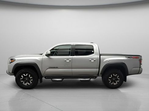 Used 2022 Toyota Tacoma TRD Off-Road w/ TRD Premium Off Road Package AWD/4WD image 7