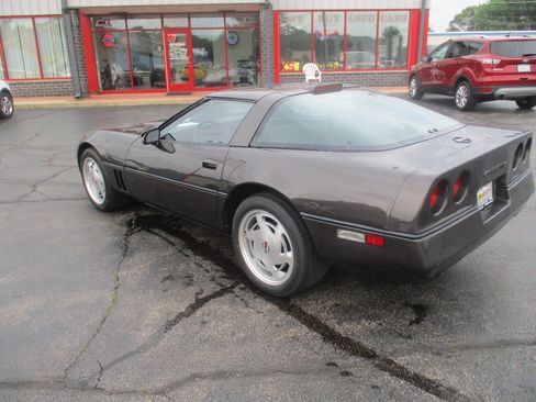 Used 1988 Chevrolet Corvette Coupe RWD image 3