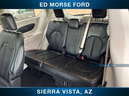 Used 2024 Chrysler Pacifica Touring-L FWD image 20