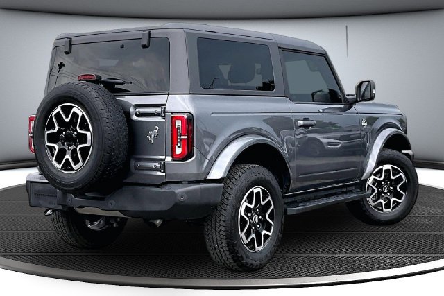 Used 2023 Ford Bronco Outer Banks AWD/4WD image 6