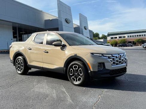 Used 2024 Hyundai Santa Cruz SE FWD image 2