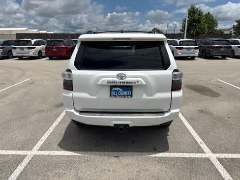 Used 2019 Toyota 4Runner SR5 RWD image 4