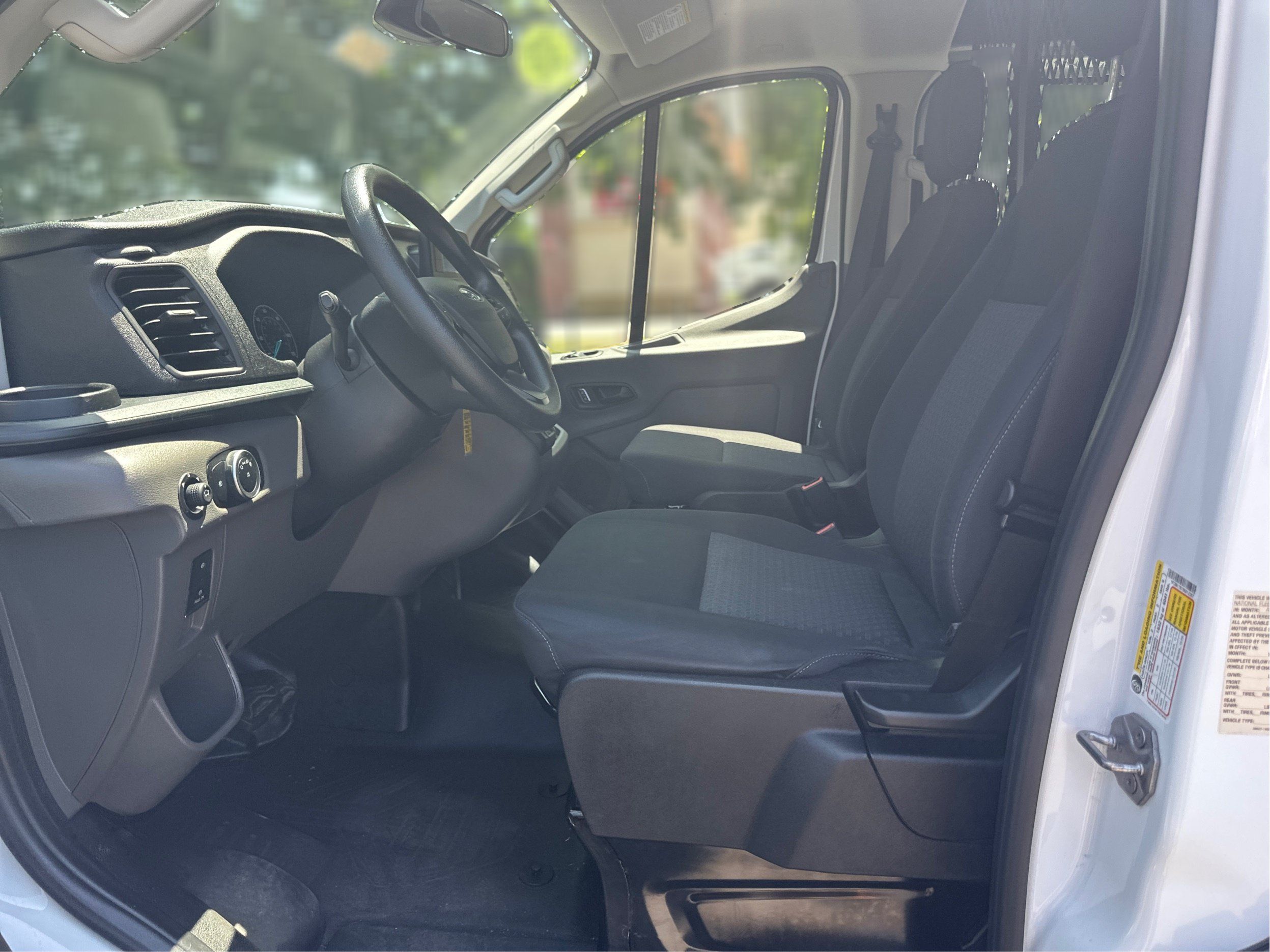 Used 2024 Ford Transit 250 Low Roof w/ Exterior Upgrade Package RWD image 11