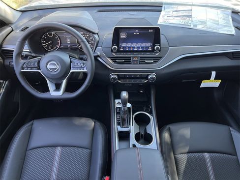 New 2025 Nissan Altima 2.5 SR image 9