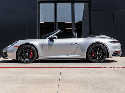 Used 2023 Porsche 911 Carrera S RWD image 2