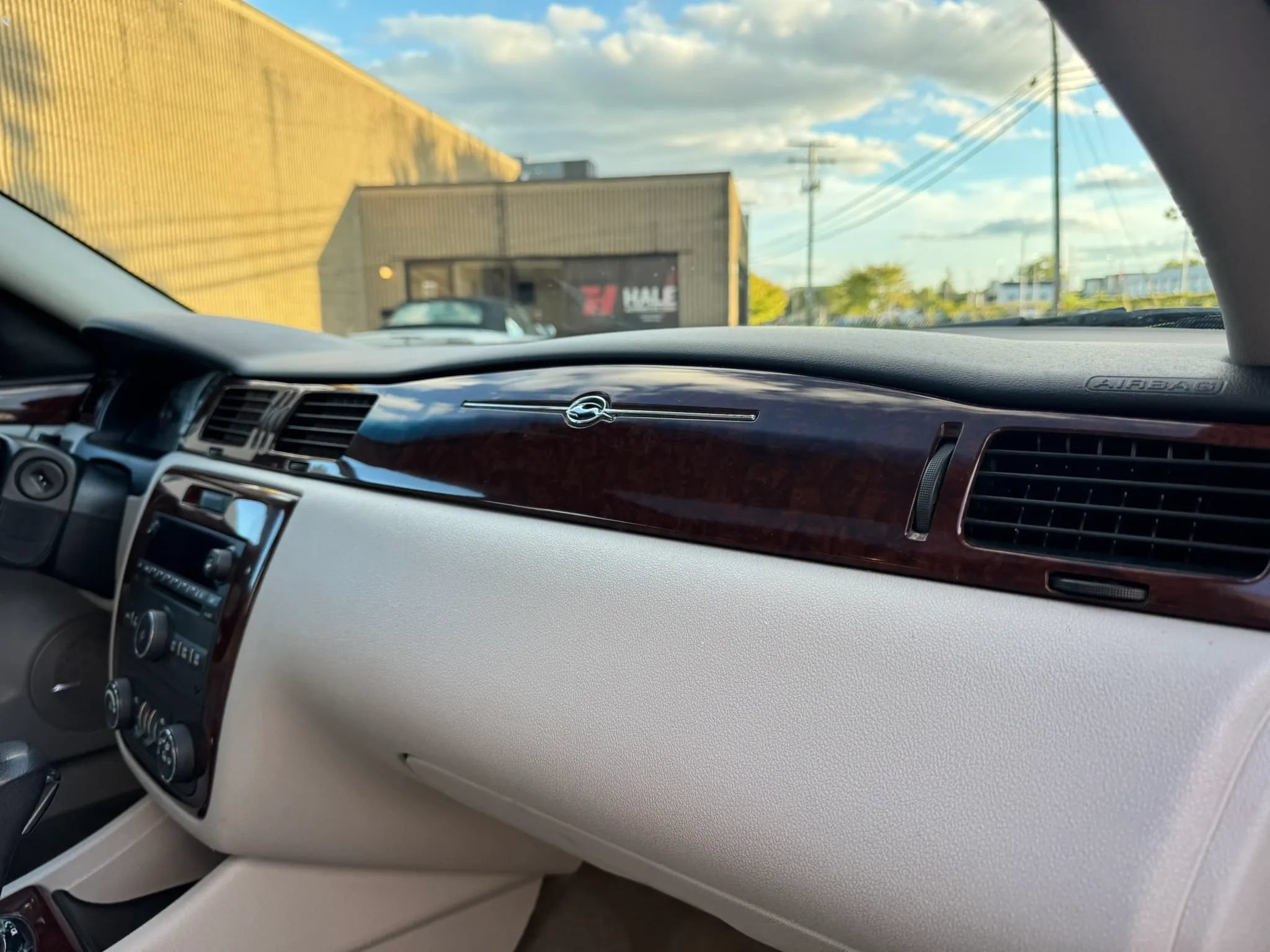 Used 2011 Chevrolet Impala LT w/ Luxury Edition Package FWD image 23