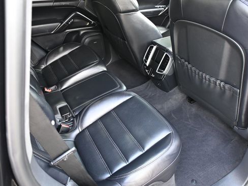 Used 2015 Porsche Cayenne Turbo AWD/4WD image 14