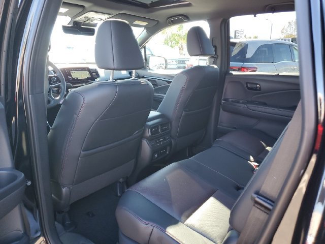 Certified 2025 Honda Passport Black Edition image 15