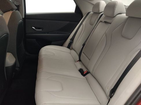 Used 2024 Hyundai Elantra Limited FWD image 18