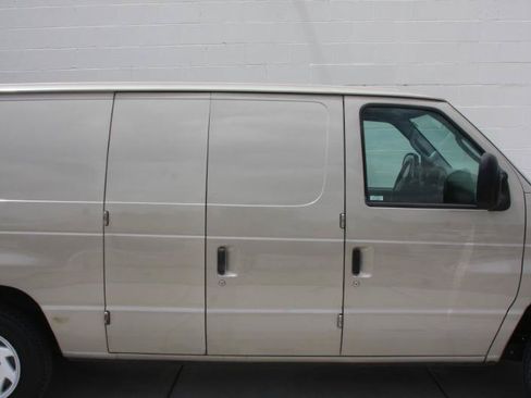 Used 2008 Ford E-150 and Econoline 150 RWD image 6
