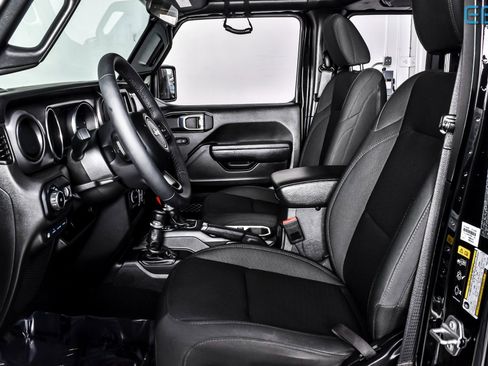 Used 2023 Jeep Wrangler Unlimited w/ Convenience Group image 16