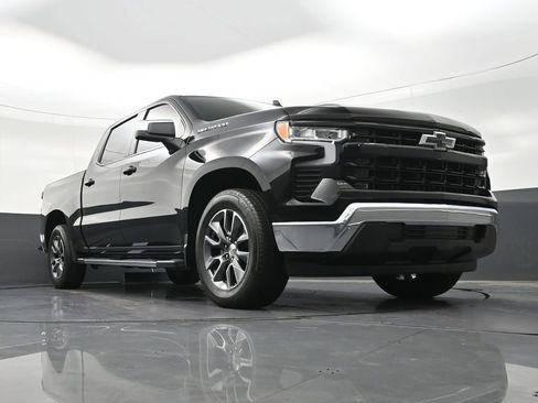 Used 2025 Chevrolet Silverado 1500 LT RWD image 30