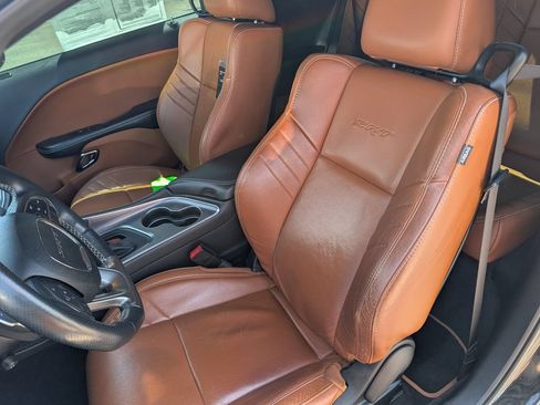Used 2015 Dodge Challenger SRT Hellcat RWD image 9