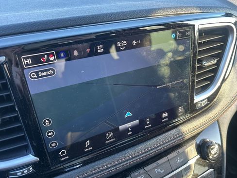 Used 2024 Chrysler Pacifica Pinnacle image 24