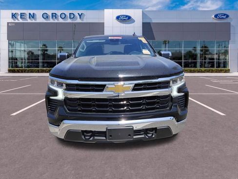 Used 2022 Chevrolet Silverado 1500 LT AWD/4WD image 19