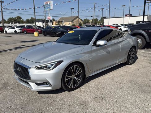 Used 2018 INFINITI Q60 3.0t Luxe w/ Sensory Package 3.0T Luxe RWD image 2