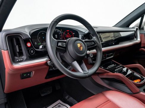 New 2026 Porsche Cayenne image 13