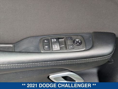 Used 2021 Dodge Challenger R/T Scat Pack RWD image 11