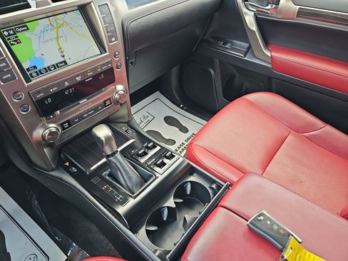 Used 2021 Lexus GX 460 Luxury w/ Sport Design Package AWD/4WD image 22