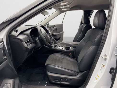 Used 2024 Mitsubishi Outlander SE AWD/4WD image 13