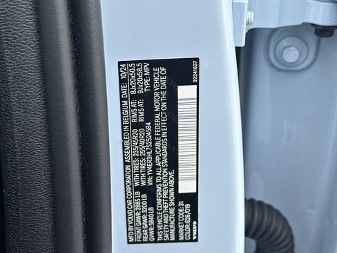 Used 2025 Volvo EX40 Ultra w/ Protection Package Premier image 29