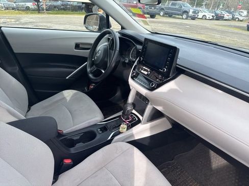Used 2022 Toyota Corolla Cross LE image 17