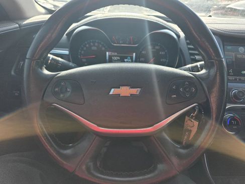 Used 2015 Chevrolet Impala LT w/ Convenience Package image 13