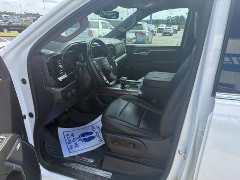 Used 2024 Chevrolet Silverado 1500 LTZ image 3