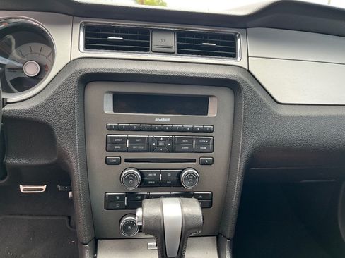 Used 2010 Ford Mustang Premium RWD image 9