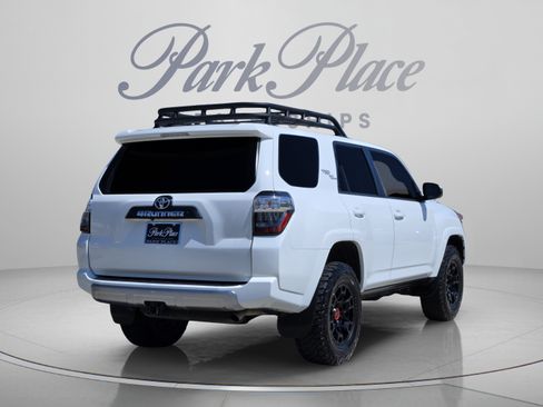 Used 2022 Toyota 4Runner TRD Off-Road AWD/4WD image 5