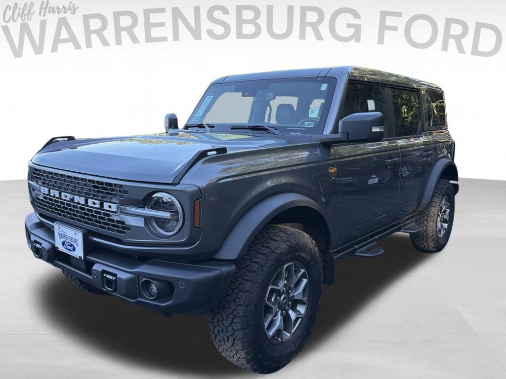 Used 2025 Ford Bronco Badlands AWD/4WD image 3