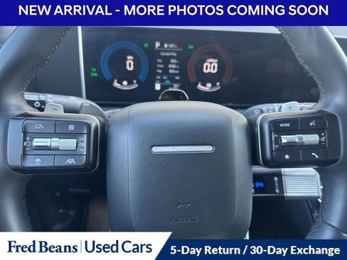 Used 2025 Hyundai Santa Fe SEL AWD/4WD image 3