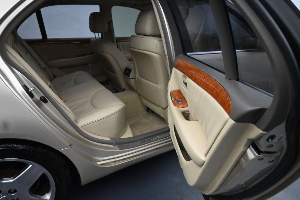 Used 2006 Lexus LS 430 RWD image 11