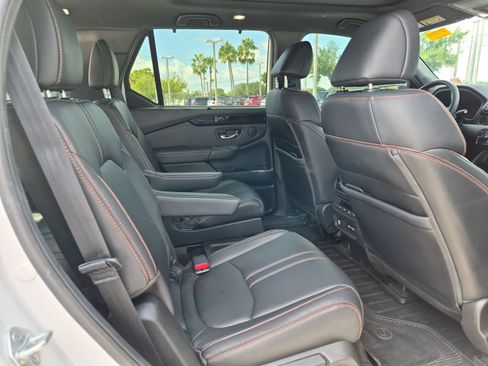 Used 2023 Honda Pilot TrailSport image 18