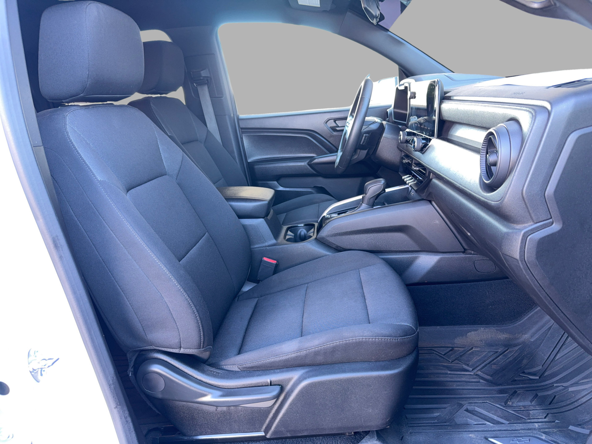 Used 2024 Chevrolet Colorado W/T w/ Technology Package AWD/4WD image 31