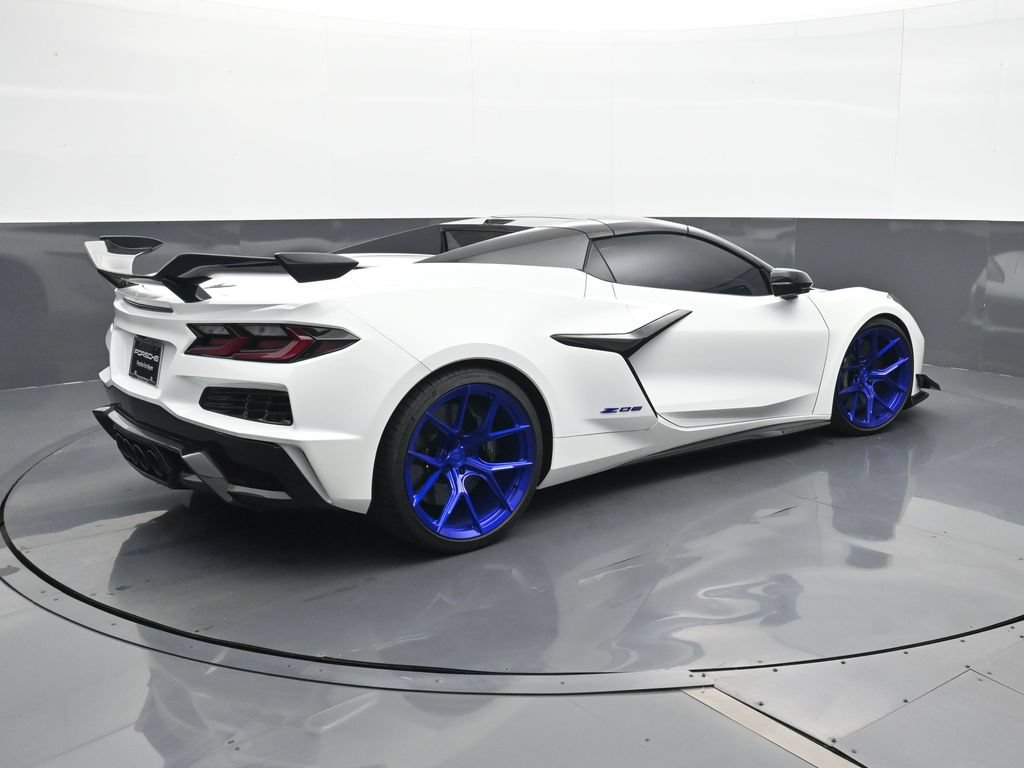Used 2024 Chevrolet Corvette Z06 w/ Z07 Performance Package RWD image 17