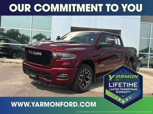 Used 2025 RAM 1500 Laramie AWD/4WD image 1