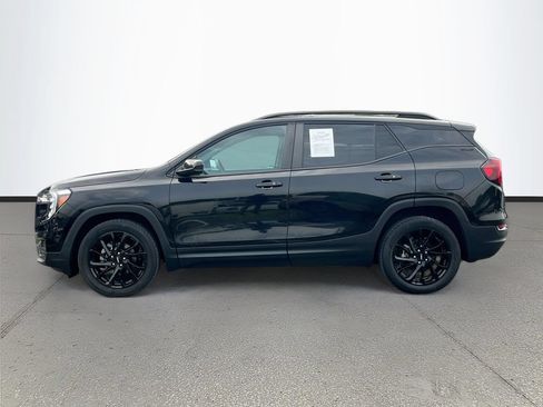 Used 2024 GMC Terrain SLE w/ Driver Convenience Package FWD image 4