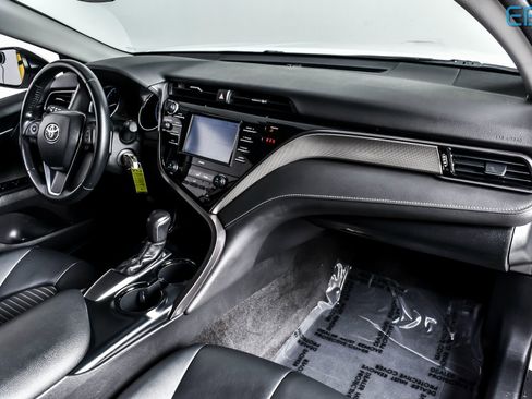 Used 2020 Toyota Camry SE image 24