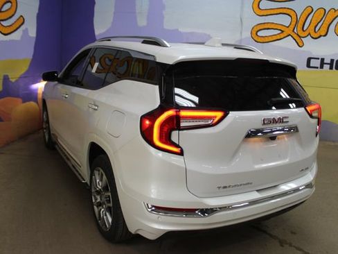 Used 2022 GMC Terrain Denali w/ Denali Premium Package AWD/4WD image 6