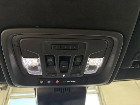 Used 2025 GMC Sierra 1500 Denali Ultimate image 38