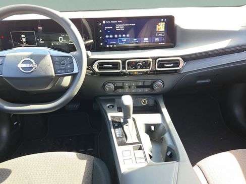 Used 2010 Ford Taurus SEL image 12