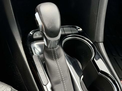 Used 2023 Buick Encore GX Essence w/ Experience Buick Package FWD image 29