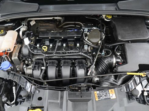 Used 2015 Ford Focus SE FWD image 29