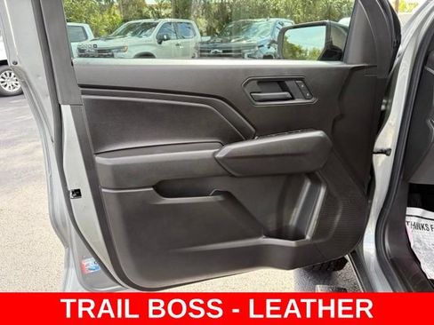 Used 2026 Chevrolet Colorado Trail Boss AWD/4WD image 12