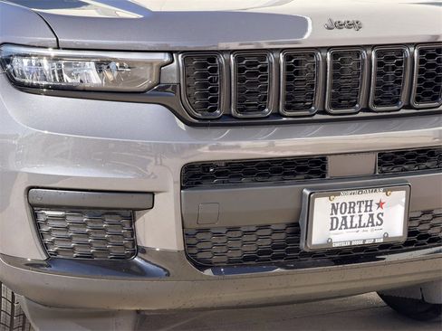 New 2025 Jeep Grand Cherokee L Altitude image 7